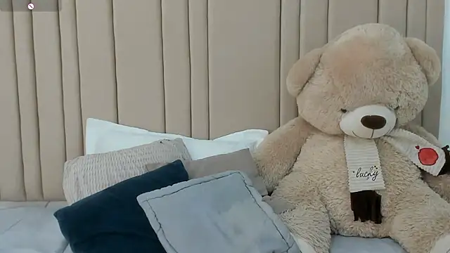 izadii online show from 04/16/26, 09:39