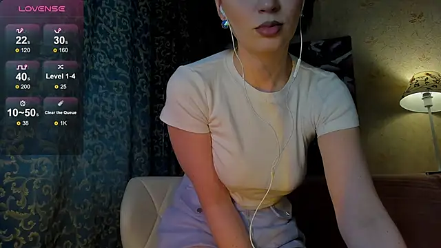 Snapshot of JamieAomi chatting on 03/06/25, 03:35 JamieAomi online show from 03/06/25, 03:35