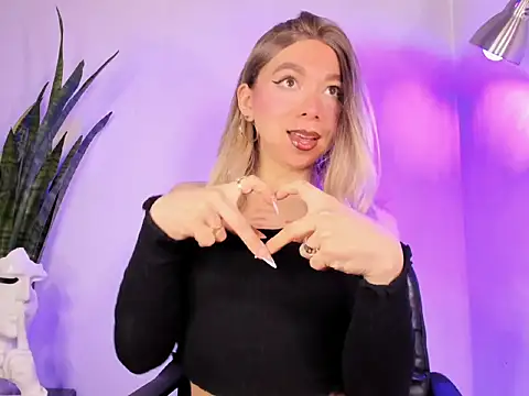 Snapshot of victoria_qq chatting on 11/04/25, 04:22 victoria qq online show from 11/04/25, 04:22