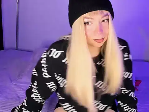 Snapshot of victoria_qq chatting on 11/16/25, 05:50 victoria qq online show from 11/16/25, 05:50