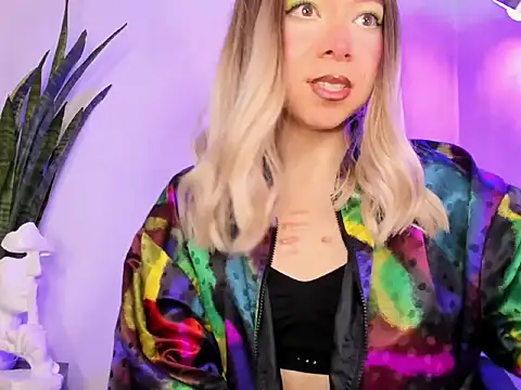 Snapshot of victoria_qq chatting on 11/03/25, 05:38 victoria qq online show from 11/03/25, 05:38