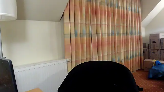 Snapshot of Princess-Lilly chatting on 01/04/25, 05:05 Princess-Lilly online show from 01/04/25, 05:05
