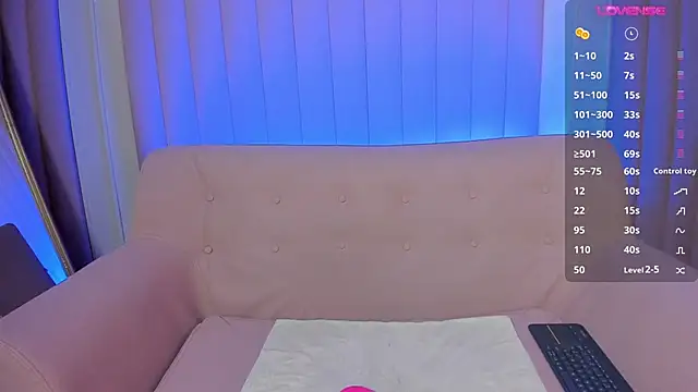 Snapshot of lexiethompson_ chatting on 11/27/25, 12:05 lexiethompson online show from 11/27/25, 12:05