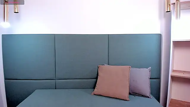 lexiethompson  online show from 01/10/26, 12:11