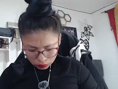 Alizon95 online show from 03/25/26, 07:57