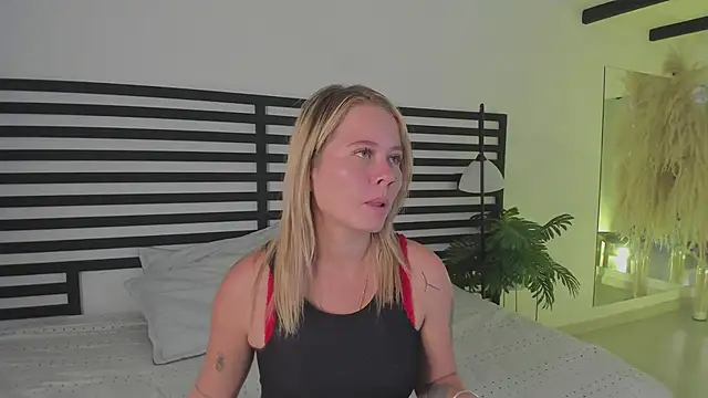 stefanny ruiz  online show from 01/30/25, 12:16