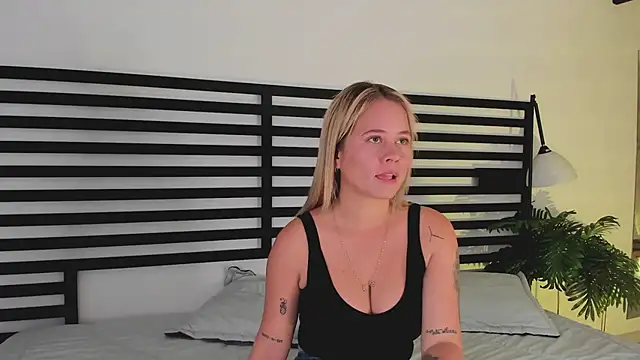 stefanny ruiz  online show from 02/06/25, 12:26