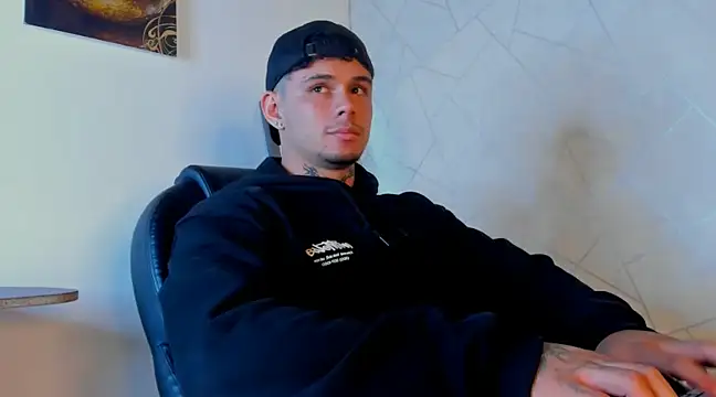 Snapshot of NoahhBrown chatting on 03/03/25, 03:49 NoahhBrown online show from 03/03/25, 03:49
