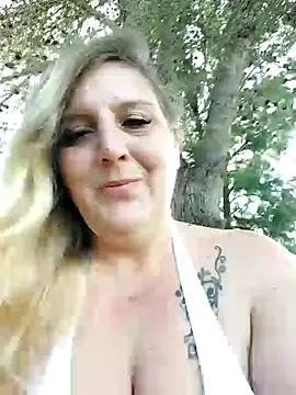 BecciDeluxe online show from 11/02/25, 01:05