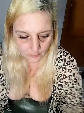 BecciDeluxe online show from 02/19/26, 09:39