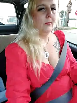 BecciDeluxe online show from 12/19/25, 11:45