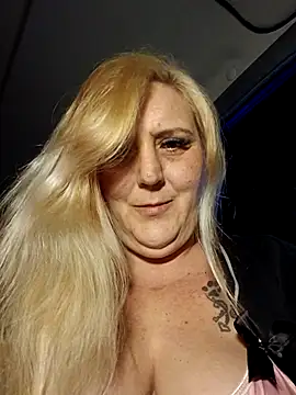 BecciDeluxe online show from 12/22/25, 08:42