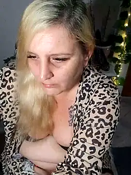 BecciDeluxe online show from 03/23/26, 10:48