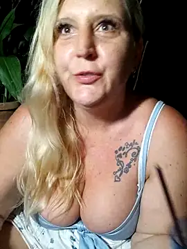 BecciDeluxe online show from 06/16/26, 09:04
