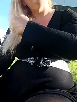 BecciDeluxe online show from 02/24/26, 03:13