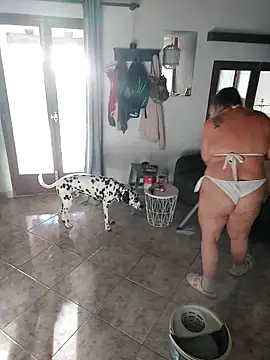 BecciDeluxe online show from 11/12/25, 03:38