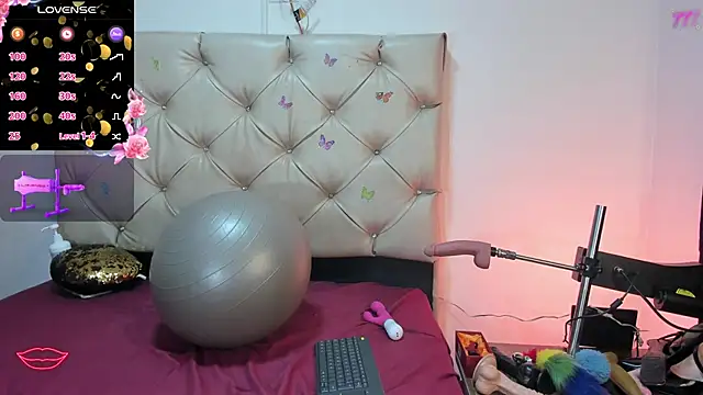 Snapshot of cleopatraa chatting on 06/11/26, 11:46 cleopatraa online show from 06/11/26, 11:46