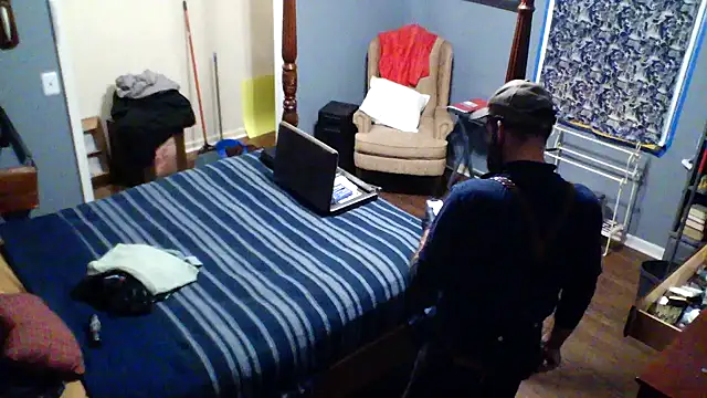 Snapshot of Onesieboy4daddys chatting on 12/18/25, 06:23 Onesieboy4daddys online show from 12/18/25, 06:23