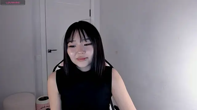 Snapshot of hee_young11 chatting on 11/29/25, 06:02 hee young11 online show from 11/29/25, 06:02