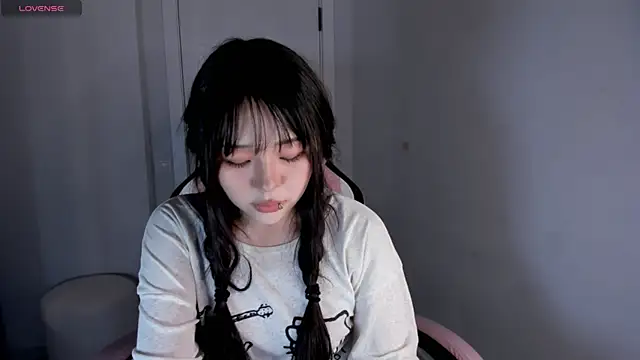 Snapshot of hee_young11 chatting on 10/26/25, 07:36 hee young11 online show from 10/26/25, 07:36