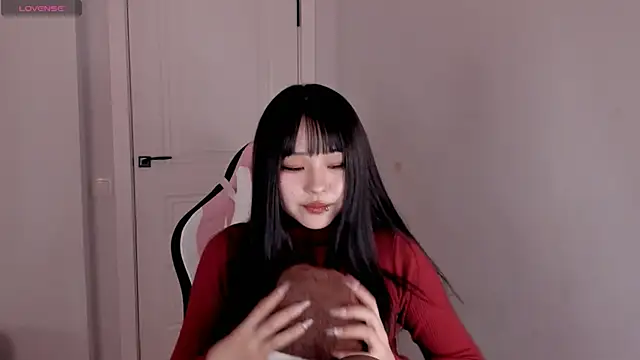 Snapshot of hee_young11 chatting on 11/11/25, 02:39 hee young11 online show from 11/11/25, 02:39