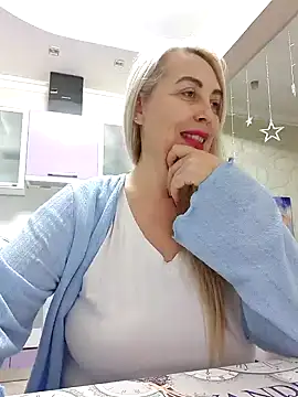 Snapshot of HotJanet chatting on 02/19/25, 03:27 HotJanet online show from 02/19/25, 03:27