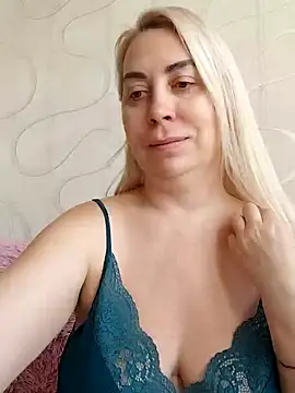 Snapshot of HotJanet chatting on 01/11/25, 08:54 HotJanet online show from 01/11/25, 08:54