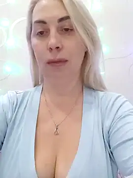 Snapshot of HotJanet chatting on 01/14/25, 06:28 HotJanet online show from 01/14/25, 06:28