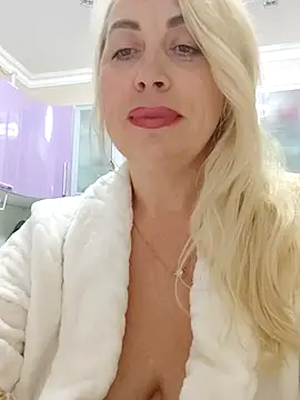 Snapshot of HotJanet chatting on 10/24/25, 07:57 HotJanet online show from 10/24/25, 07:57