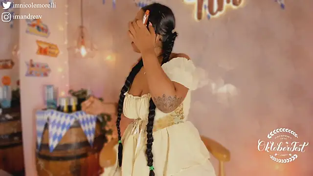 Nicolemorelli2 online show from 10/03/25, 12:50