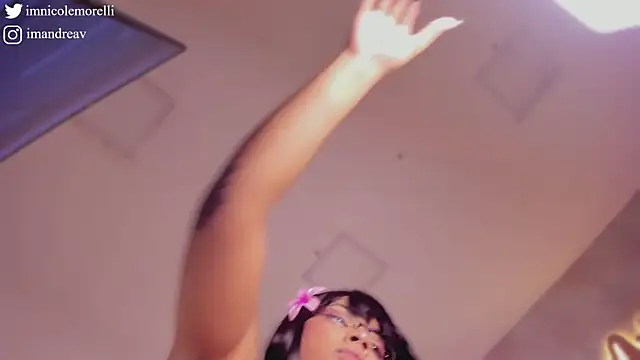 Nicolemorelli2 online show from 11/29/25, 12:49