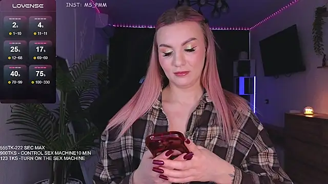 Snapshot of Maria_Shy chatting on 02/14/26, 06:13 Maria Shy online show from 02/14/26, 06:13