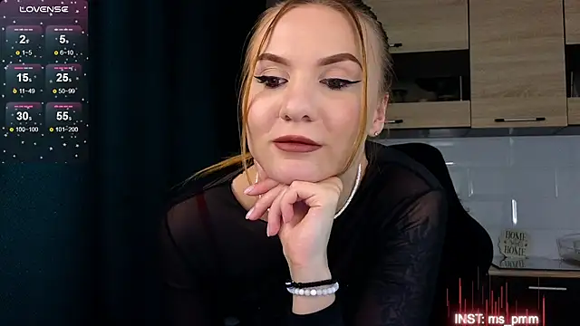 Snapshot of Maria_Shy chatting on 02/26/25, 11:32 Maria Shy online show from 02/26/25, 11:32