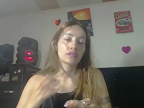 Snapshot of valerivegass chatting on 11/06/25, 04:00 valerivegass online show from 11/06/25, 04:00