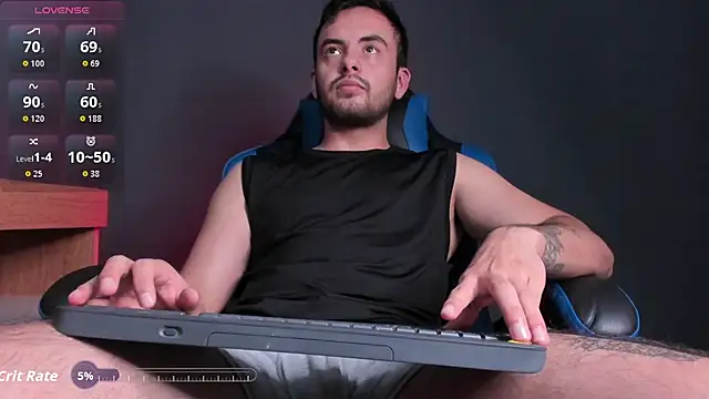 Snapshot of ftm_dani chatting on 10/26/25, 03:45 ftm dani online show from 10/26/25, 03:45