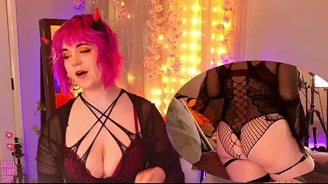 Angel-Lewd-Cake online show from 10/23/25, 09:24
