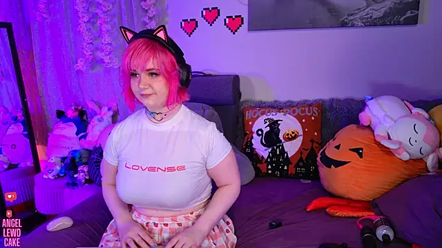 Angel-Lewd-Cake online show from 05/07/26, 12:26