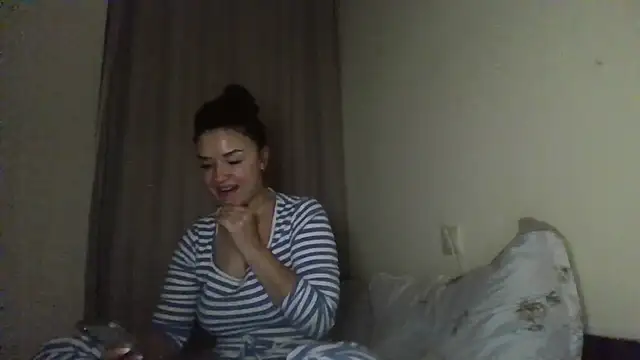 Linusya online show from 11/15/25, 04:55