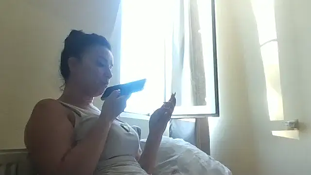 Linusya online show from 09/24/25, 02:23