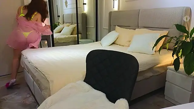 Lina-hill online show from 04/30/26, 07:59