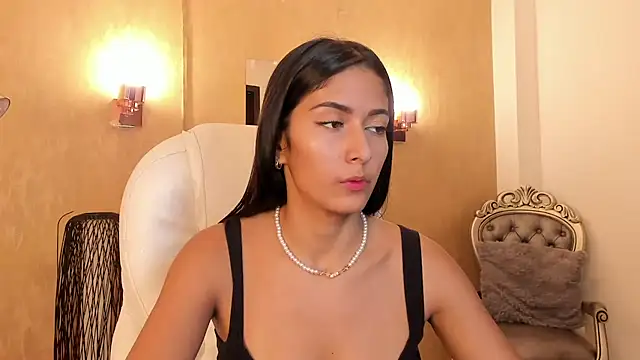 Snapshot of your_khloe chatting on 02/18/25, 01:55 your khloe online show from 02/18/25, 01:55