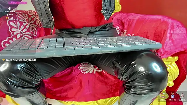 Alana Jones  online show from 11/14/25, 02:43