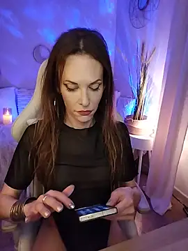 Luna Kitanna online show from 05/19/26, 08:38