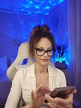 Snapshot of Luna_Kitanna chatting on 07/07/26, 09:29 Luna Kitanna online show from 07/07/26, 09:29