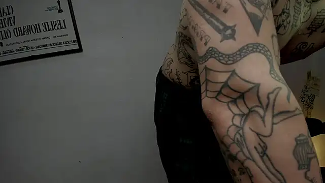 layneinchains online show from 10/26/25, 04:02