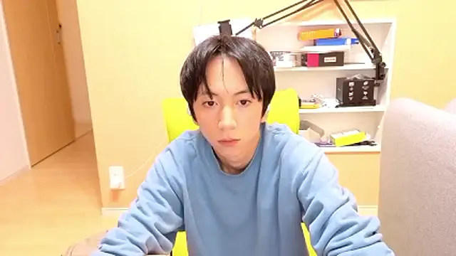 Snapshot of freeeeeessssss111 chatting on 10/31/25, 08:00 freeeeeessssss111 online show from 10/31/25, 08:00