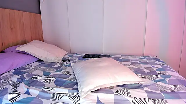 hannnasmith online show from 10/21/25, 03:17