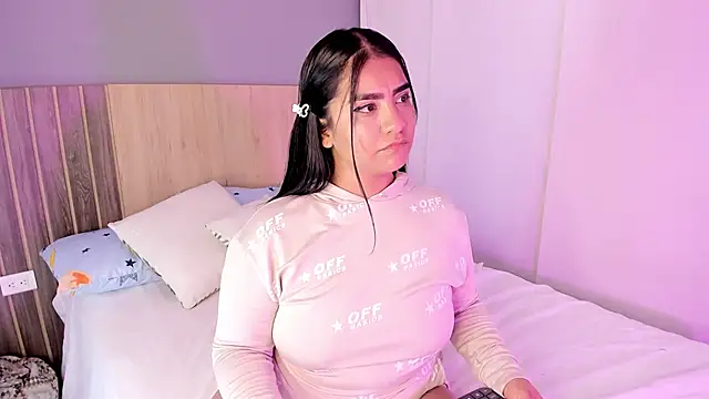 hannnasmith online show from 11/12/25, 03:10