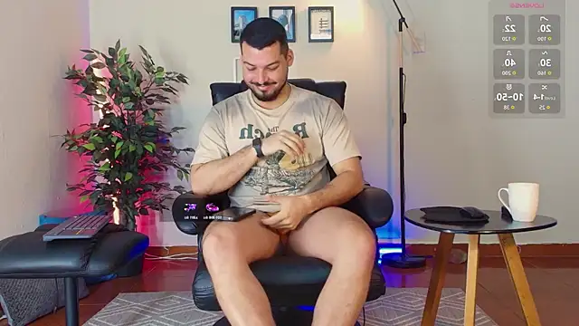 Snapshot of HenryBenso chatting on 01/12/26, 04:25 HenryBenso online show from 01/12/26, 04:25