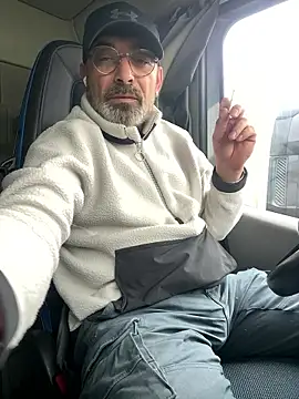 Snapshot of dzhakar chatting on 01/12/26, 12:01 dzhakar online show from 01/12/26, 12:01